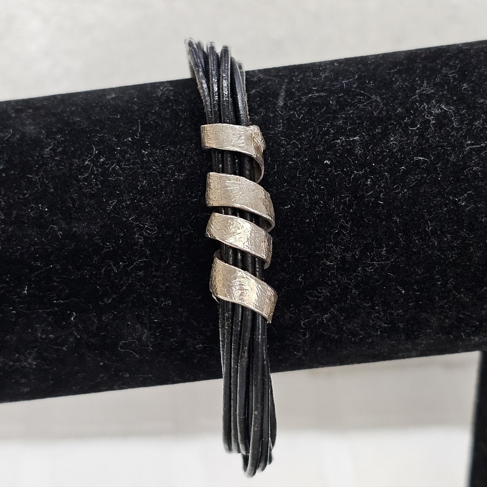 Silpada Leather and 925 Silver Bracelet Adjustable - Picture 4 of 16